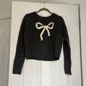 Jessica Simpson Coquette Grey Bow Sweater