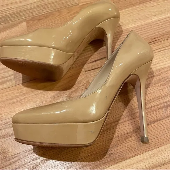 Jimmy Choo beige patent leather platform stiletto heels size 6.5