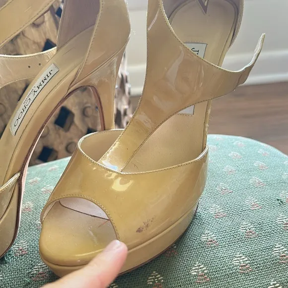 Jimmy Choo Patent Leather Tan T Strap Peep Toe Platform Sandals 38 (size 8)