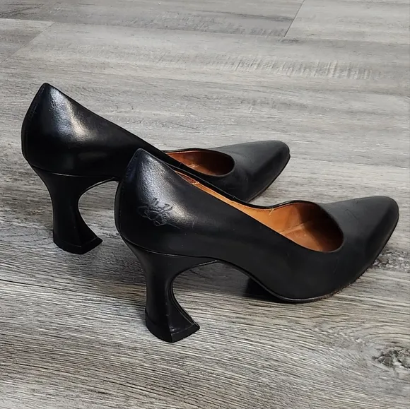 John Fluevog Elegant Black Leather Women's Pumps