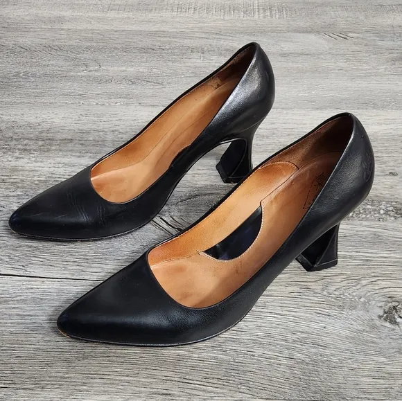 John Fluevog Elegant Black Leather Women's Pumps