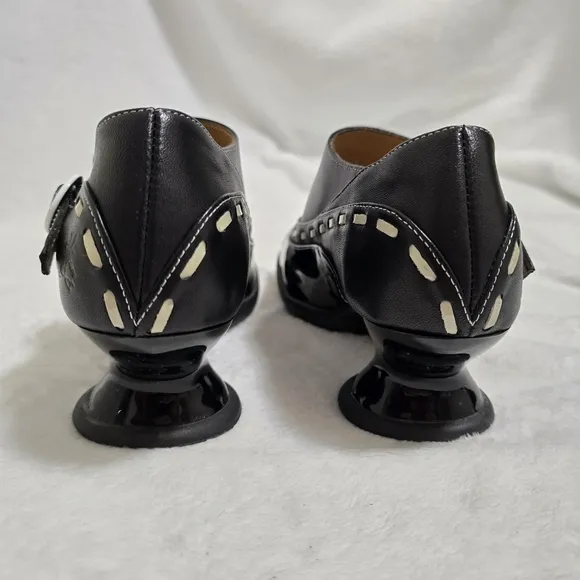 JOHN FLUEVOG Enneagram Achiever Buckled Black Leather Pumps Womens Sz 6 …