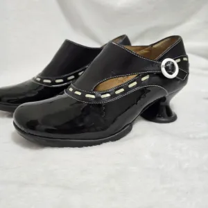 JOHN FLUEVOG Enneagram Achiever Buckled Black Leather Pumps Womens Sz 6 …