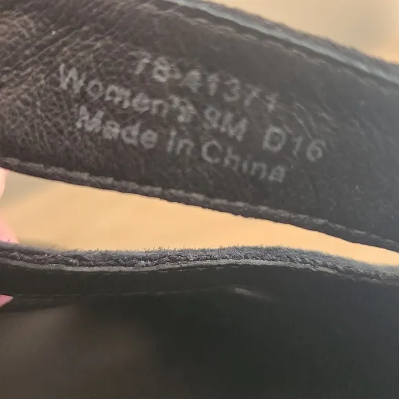 Johnston &amp; Murphy Tess Black Wedge Peep Toe Sandals Leather Cut Out Size 9