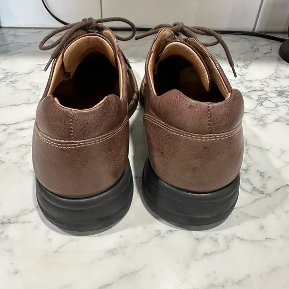 Johnston and Murphy brown leather dress shoes men’s size 9.5 sheepskin lace up