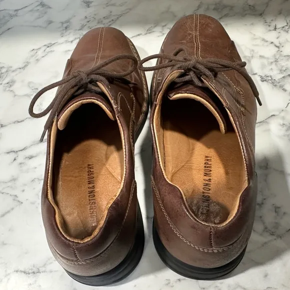 Johnston and Murphy brown leather dress shoes men’s size 9.5 sheepskin lace up