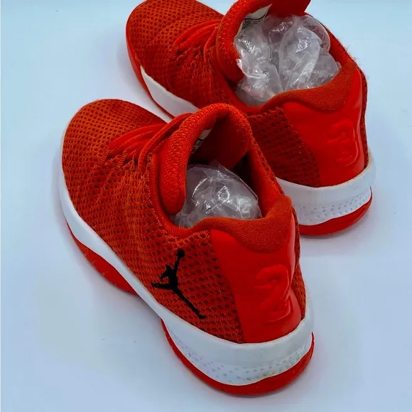 JORDAN B.Fly 'Max Orange'