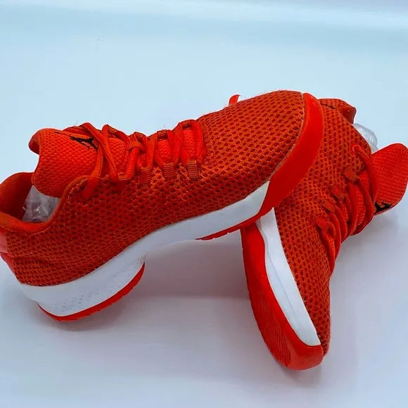 JORDAN B.Fly 'Max Orange'