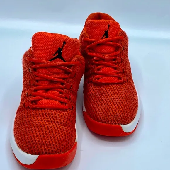 JORDAN B.Fly 'Max Orange'