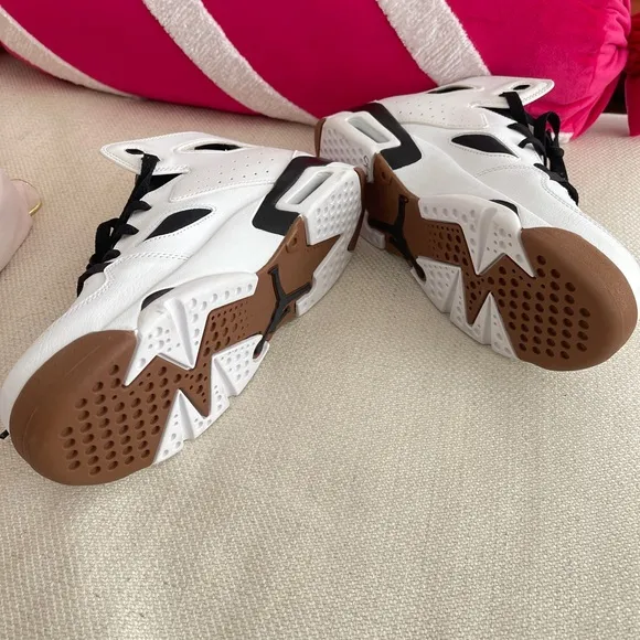 👟Jordan boys shoes New size6Y white and black