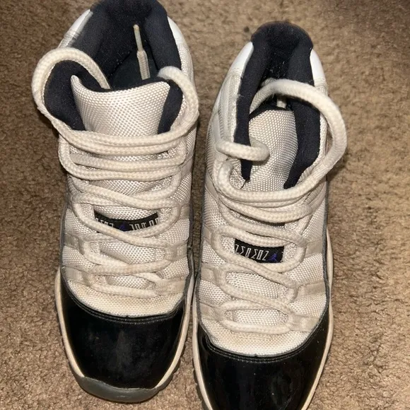 Jordan shoes black/white color