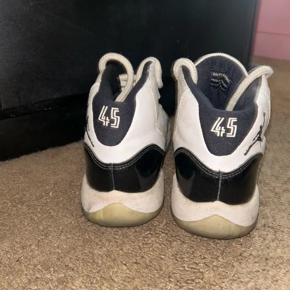 Jordan shoes black/white color