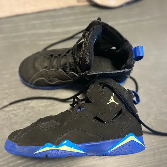 Jordan True Flight Big Kids' Shoes 2Y
