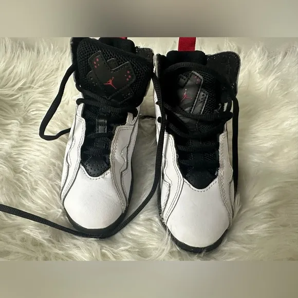 Jordan True Flight Kid's Basketball Shoes Size 11 C Preschool White/Black/Red🎒