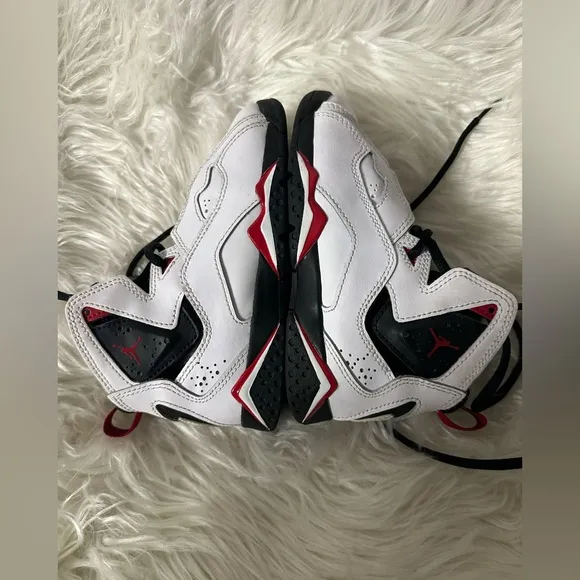 Jordan True Flight Kid's Basketball Shoes Size 11 C Preschool White/Black/Red🎒