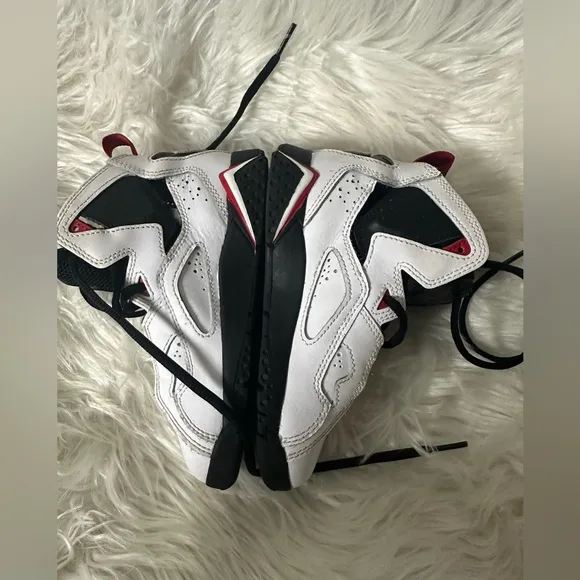 Jordan True Flight Kid's Basketball Shoes Size 11 C Preschool White/Black/Red🎒