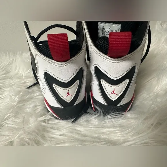Jordan True Flight Kid's Basketball Shoes Size 11 C Preschool White/Black/Red🎒