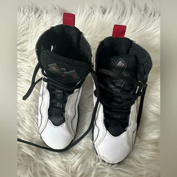 Jordan True Flight Kid's Basketball Shoes Size 11 C Preschool White/Black/Red🎒