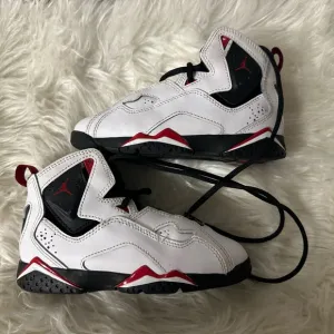 Jordan True Flight Kid's Basketball Shoes Size 11 C Preschool White/Black/Red🎒