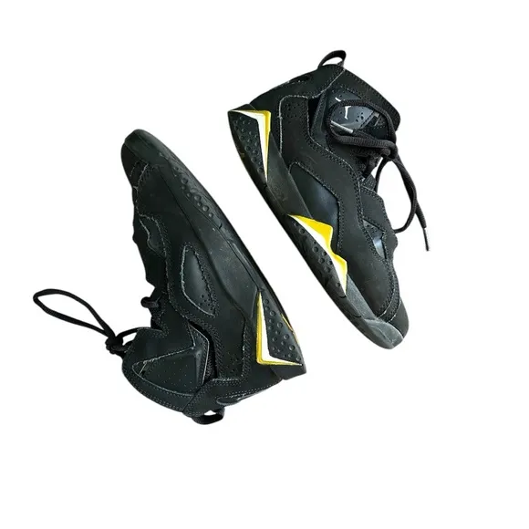 JORDAN True Flight Little Kids Shoes