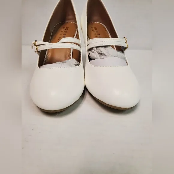 Journee Collection Windy Women's Mary Jane High in white size 8 1/2 new heels