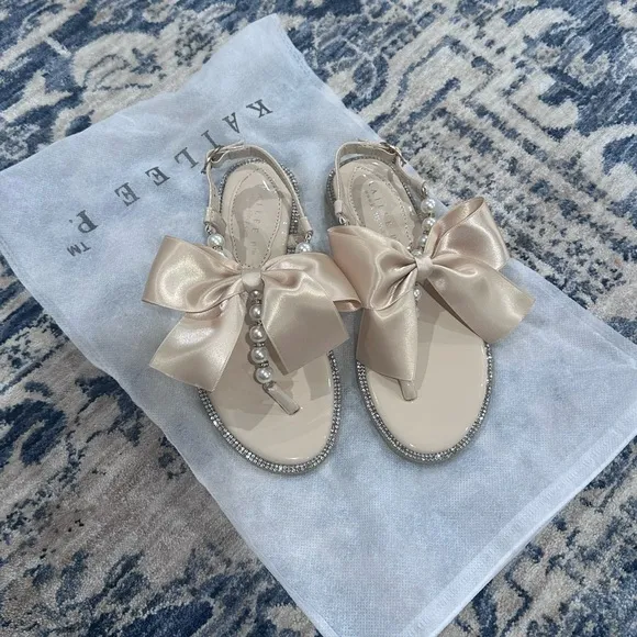 Kailee P little girls wedding/flower girl sandals. NEW, with original bag.