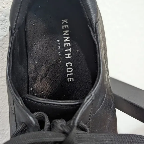 Kenneth Cole Women's Lace Up  Black Shoes