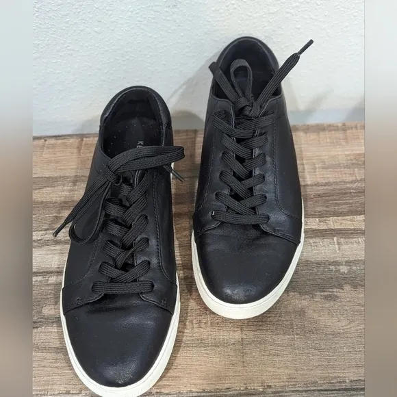 Kenneth Cole Women's Lace Up  Black Shoes