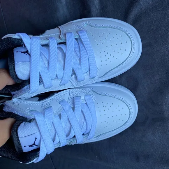 Kids Jordan 1 Low ALT shoes