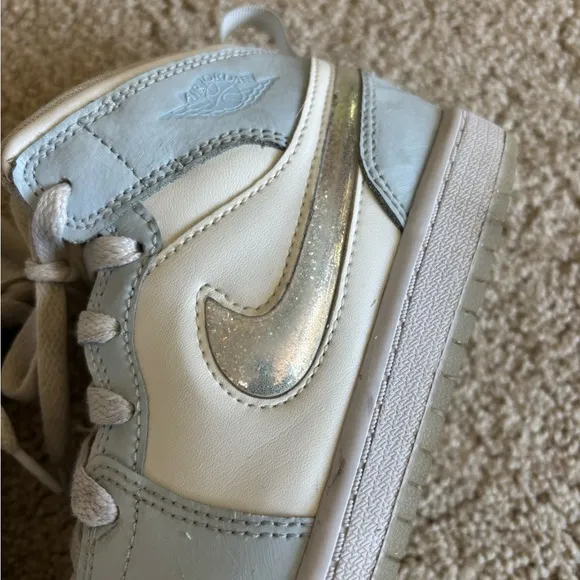 Kids Nike Air Jordan Glitter Swoosh/Light Blue Tint shoes size youth 3 (big kid)