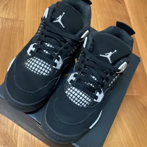 Kids Reto 4s