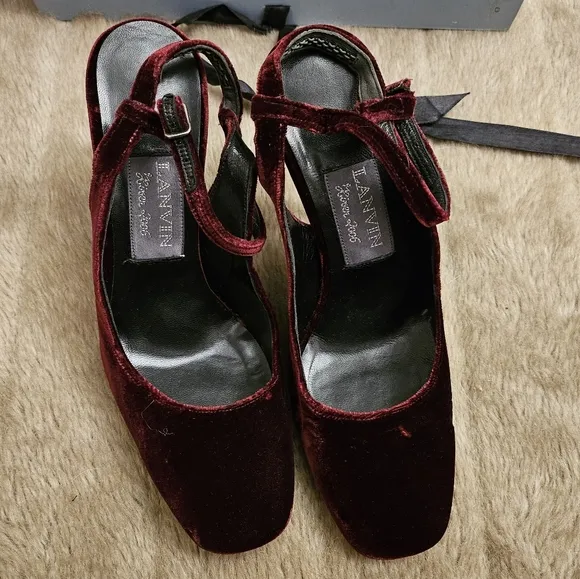 Lanvin as new with box velvet heels with metal stiletto heel