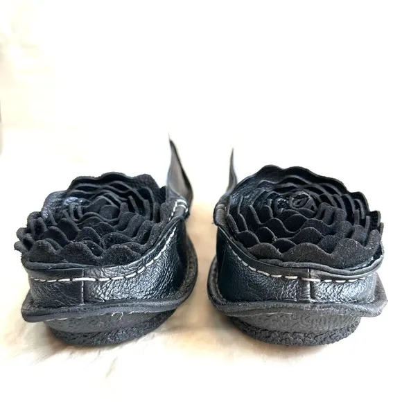 L’Artiste Spring Step Dezi Shoes 9.5 Black Leather Flats Slip On Flower New