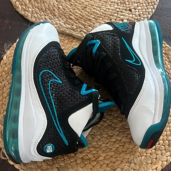 LeBron 7