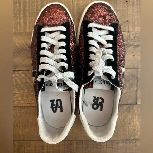 Like New LolaCruz Glitter Star Sneakers - Size 38