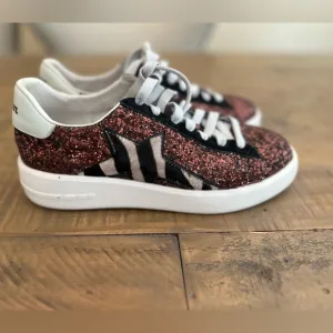 Like New LolaCruz Glitter Star Sneakers - Size 38