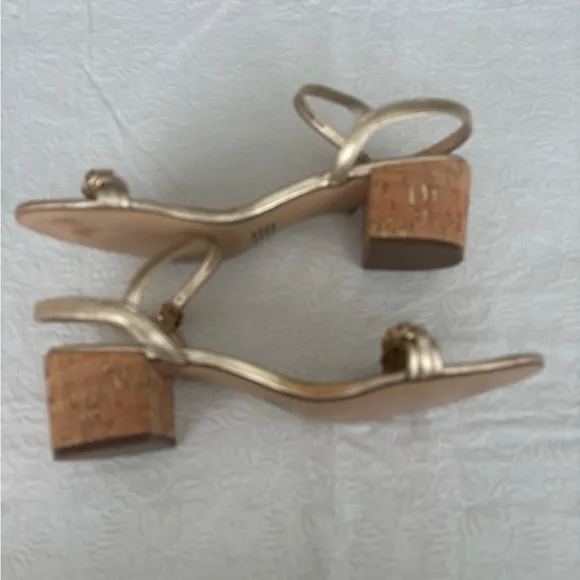 Lily Pulitzer Marcia Elegant Gold Strappy Sandals, Size 9.5