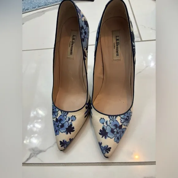 LK Bennett Blue Floral Women's Heels Sz US 8.5 GUC