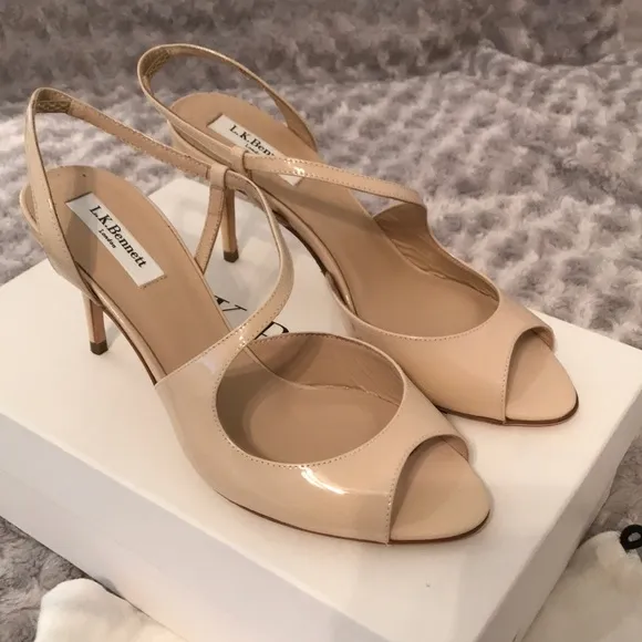 LK Bennett “Off White” Patent Palma Heels Size 39 NWT