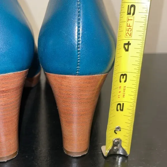 LL Bean Teal Leather Casual Dress Pump Shoes Brazil Made Size 9 M.