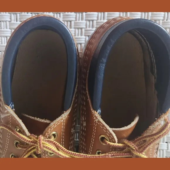 L.L. Bean Womens Navy Gum Tie Lace Shoes Boots Sz 9
