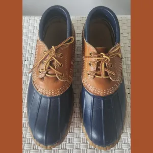 L.L. Bean Womens Navy Gum Tie Lace Shoes Boots Sz 9