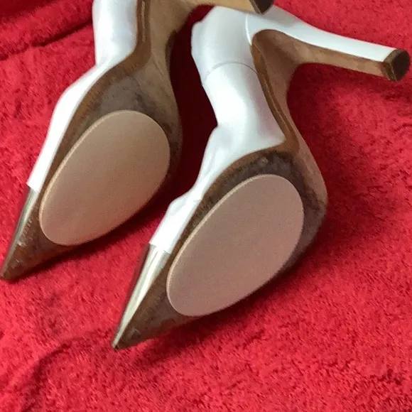 Louis Vuitton Leather White Stiletto Pumps