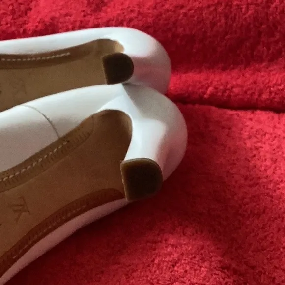 Louis Vuitton Leather White Stiletto Pumps