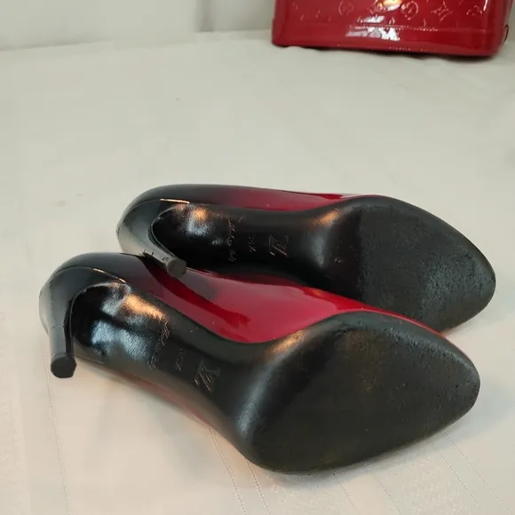 LOUIS VUITTON  Red &amp; Black Ombre Patent Leather Dice Heels Shoes sz 38/5
