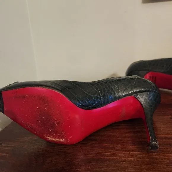 Luciano Padovan Croc-Embossed Leather Heels in Green Size 7, E.U. 37.5