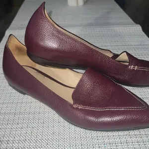 M. Gemi Stellato EU41  Pebbled Leather Pointed Toe Flats burgundy
