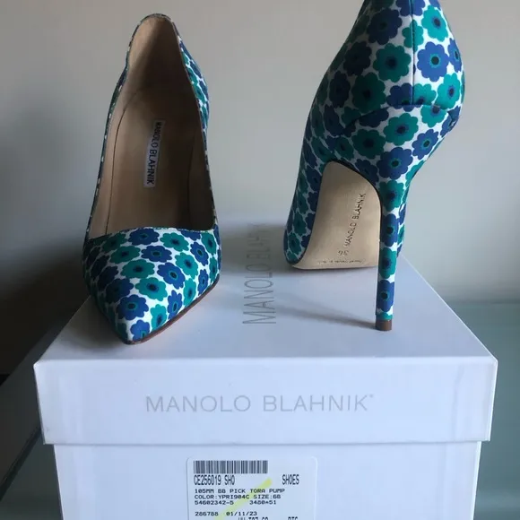 Manolo Blahnik bb pump in blue multi.105mm. Size 36