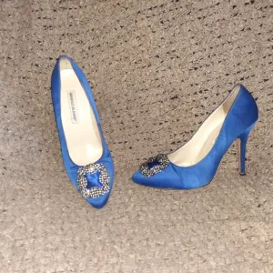 MANOLO BLAHNIK-Blue Silk Hangisi 90 Pumps-Size 37-Excellent