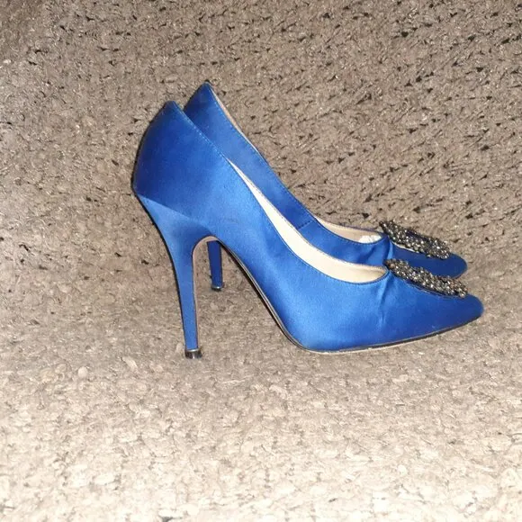 MANOLO BLAHNIK-Blue Silk Hangisi 90 Pumps-Size 37-Excellent